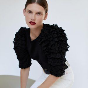 NWT! Zara ruffled puffy sleeve knit blouse